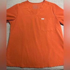 Auburn Catarina - One-Pocket Scrub Top. Size Large.